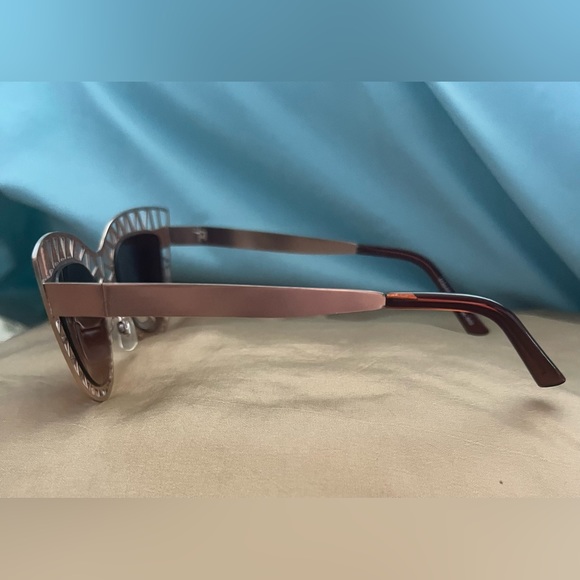 Retro. Cat eye style metal frame sunglasses - Picture 5 of 11